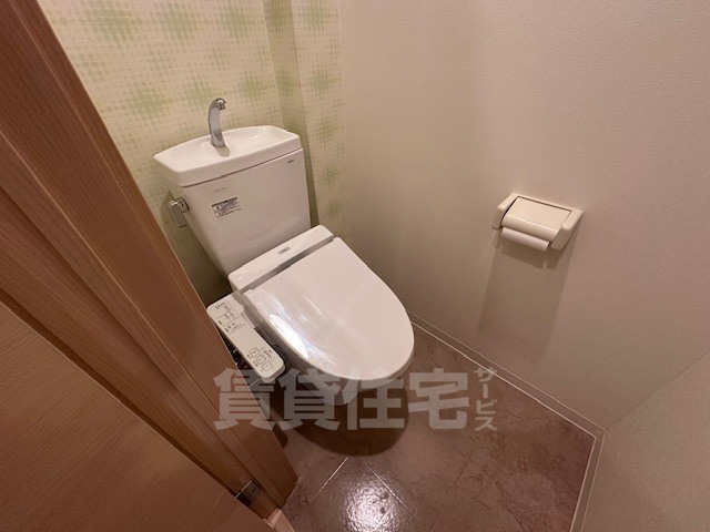 阪急宝塚線 曽根駅 徒歩10分 3階建 築10年のトイレ写真