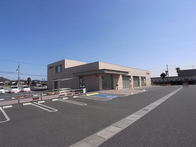 銀行　肥後銀行植木支店（銀行）まで1700m