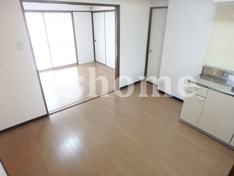 居室・リビング　明るい室内