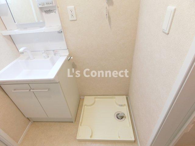 その他設備　室内洗濯機置き場には排水パン付き。