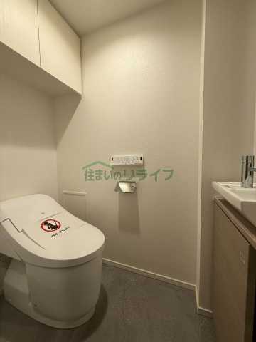 トイレ　同タイプ3階の参考写真となります。