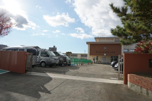 中学校　郡山市立郡山第五中学校（中学校）まで2195m