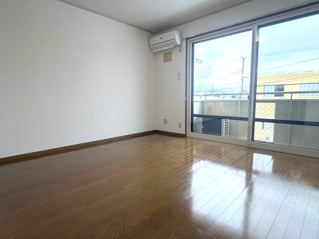 居室・リビング　洋室8帖