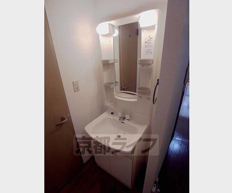 洗面設備　独立洗面台です。