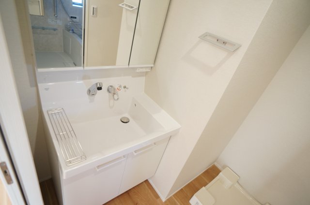 洗面設備　使いやすい洗面所です