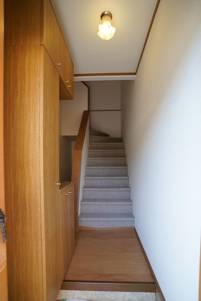 玄関　同じ建物の別のお部屋