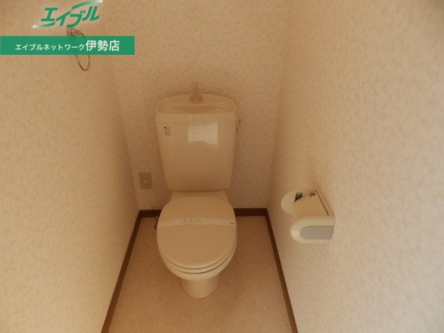 トイレ　同物件別室の写真です