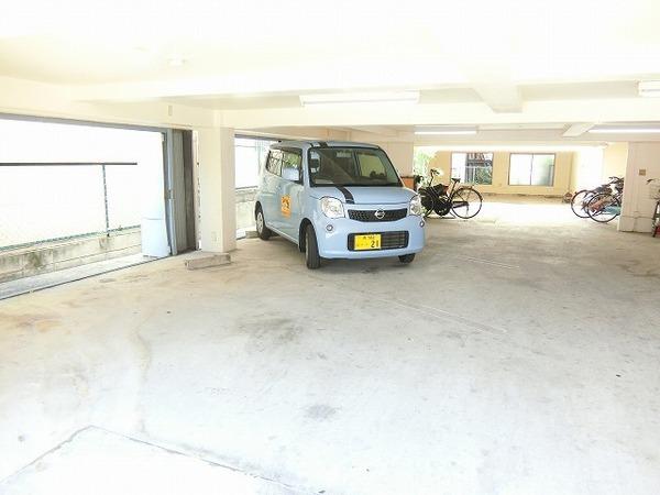 駐車場　敷地内駐車場！
