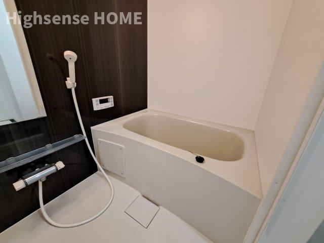 バス・シャワールーム　落ち着いた空間のお風呂です