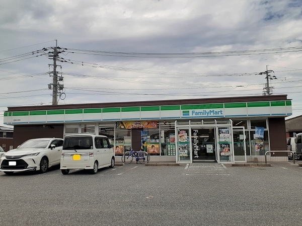 コンビニ　ファミリーマート 唐津中原店（コンビニ）まで170m