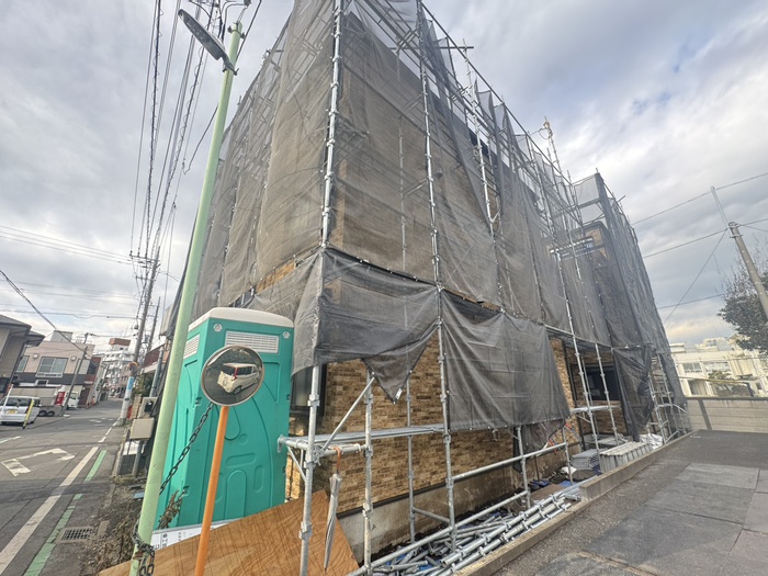 建物外観　建築中