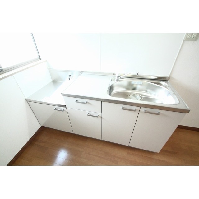 キッチン　窓有で換気も簡単