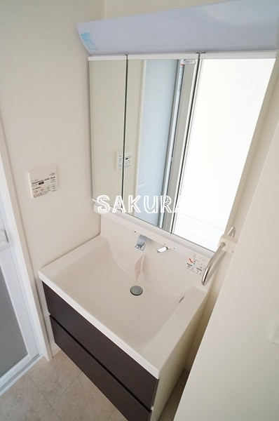 洗面設備　身支度に便利な洗面台！