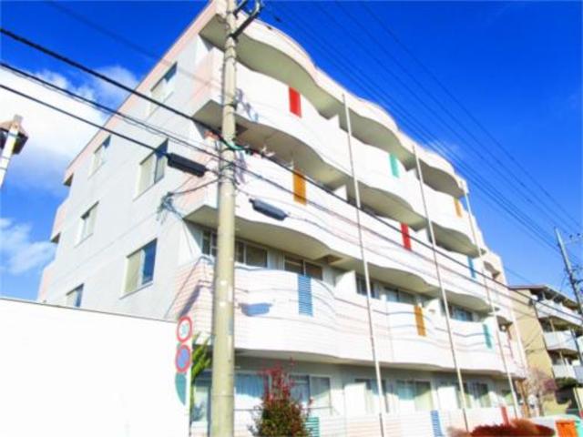 建物外観　川沿いなので住環境良いです