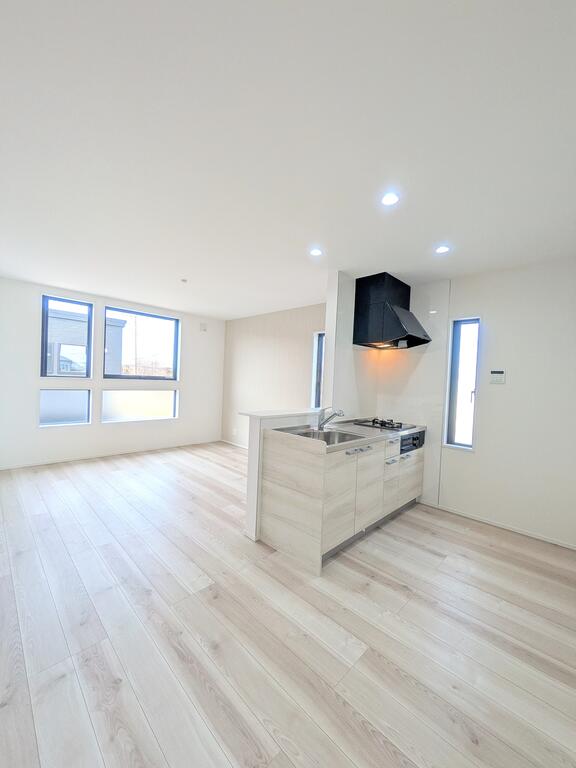 居室・リビング　明るいリビングダイニング！