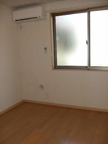 居室・リビング　床材や設備は号室によって異なります。