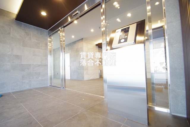 エントランス　オートロック付きで安心♪高級感のあるエントランス