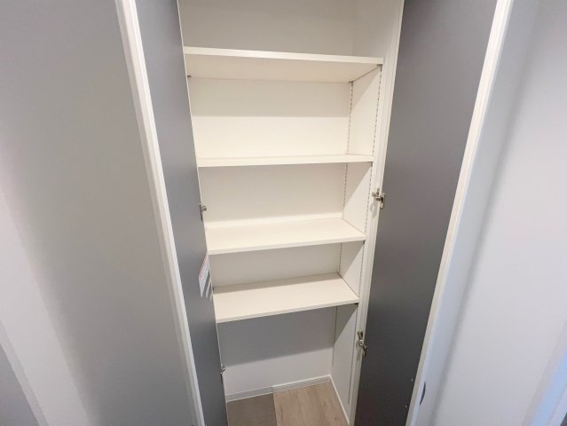 収納　大きいシューズボックスは靴がいっぱい入れれますね。