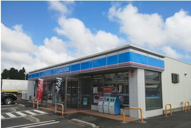 コンビニ　ローソン 富里獅子穴店（コンビニ）まで96m