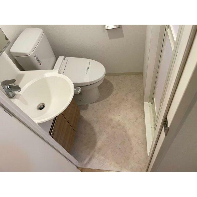 トイレ　※同タイプ参考写真です（カラータイプが異なる場合がございます