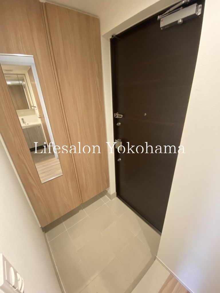 玄関　キッチン