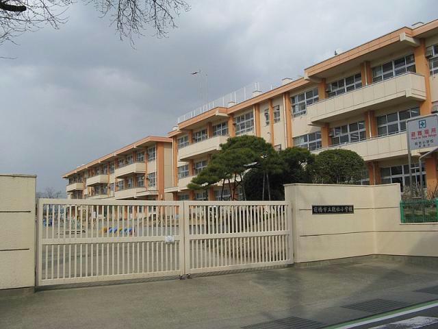 小学校　前橋市立総社小学校（小学校）まで811m