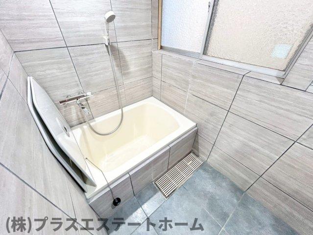 ＪＲ山陽本線 鷹取駅 徒歩11分 2階建 築62年の風呂写真