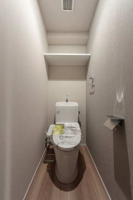 トイレ　※写真は同タイプ住戸です。