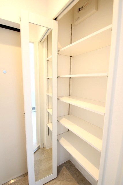 玄関　※同シリーズタイプのお部屋です。