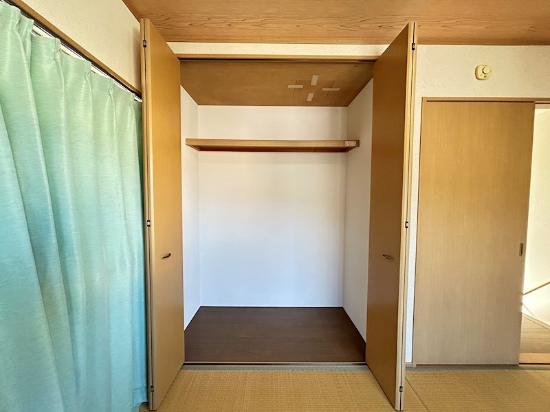 収納　ハンガーパイプ設置します