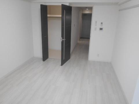 居室・リビング　室内