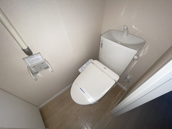 トイレ　※別号室の写真です