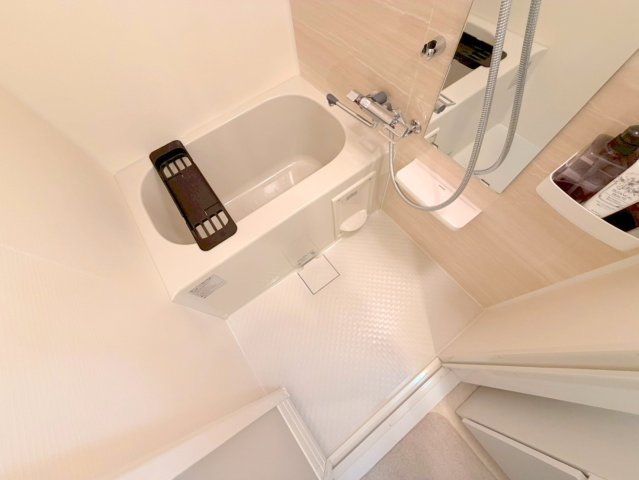 バス・シャワールーム　広めのお風呂は一日の疲れを癒してくれます。