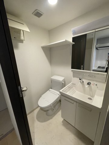 洗面設備　イメージとして同建物他部屋を表示しています