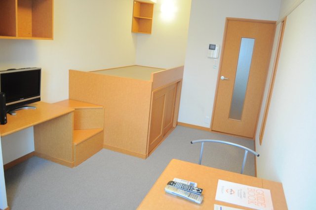 居室・リビング　2Ｆはカーペット