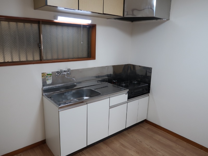 キッチン　※別部屋写真参照