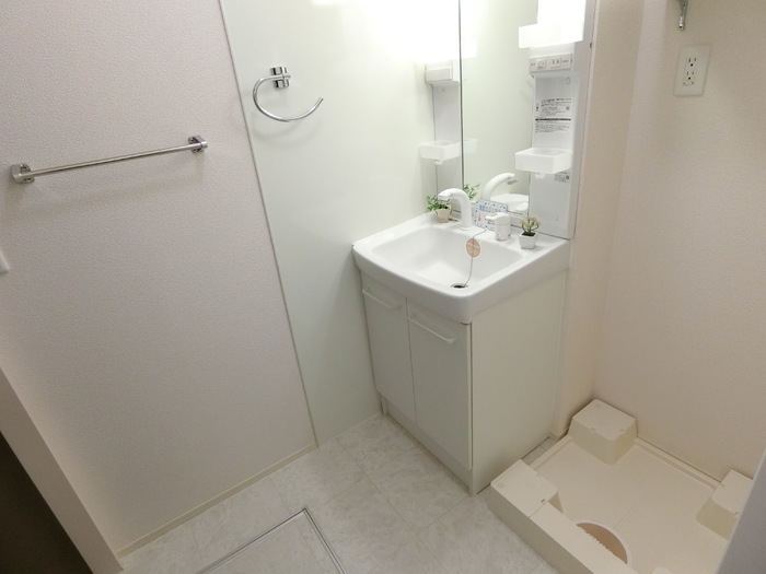 洗面設備　洗面部分・洗髪洗面化粧台＆洗濯機置き場あり◎