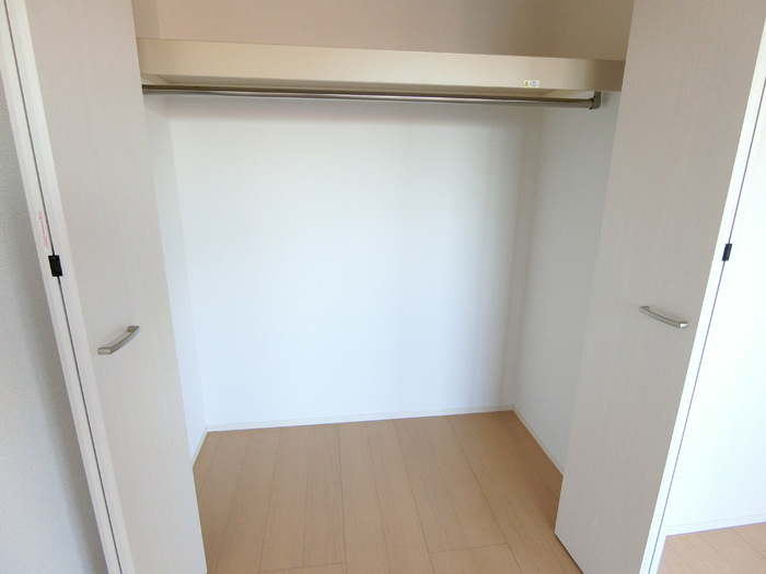 収納　収納部分・たっぷり使えるクローゼットです♪