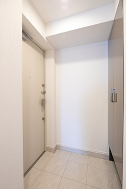 玄関　※写真は同タイプ住戸です。