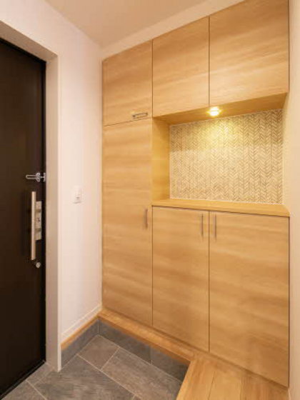 玄関　※別号室の写真を使用しております。