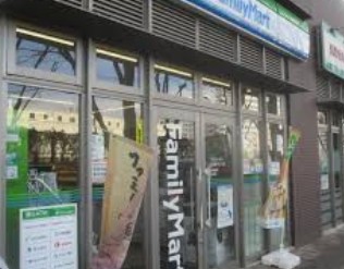 コンビニ　ファミリーマート江東亀戸九丁目店（コンビニ）まで184m