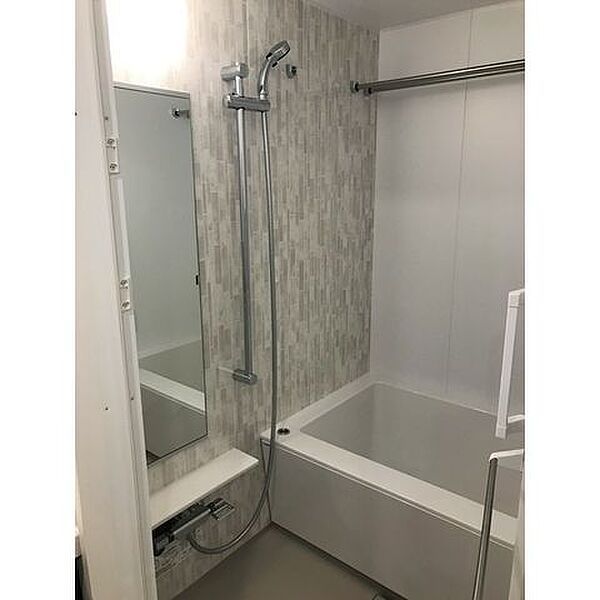 バス・シャワールーム　写真は同タイプ住居です。