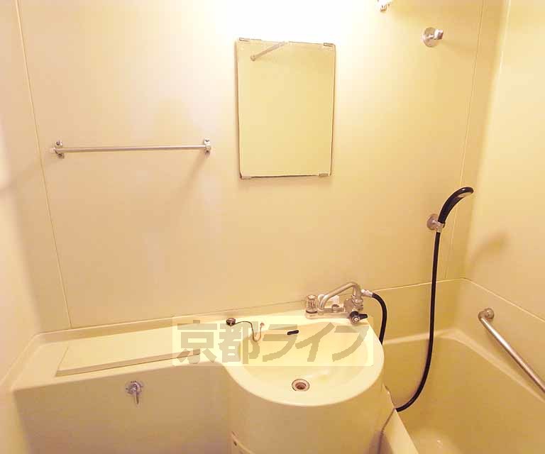 洗面設備　きれいな洗面所です。