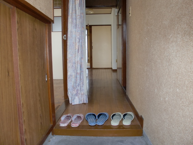 玄関　※参考画像