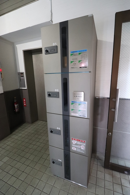その他共有部分　外出時もお荷物のお受け取り可能な宅配ロッカー付です♪