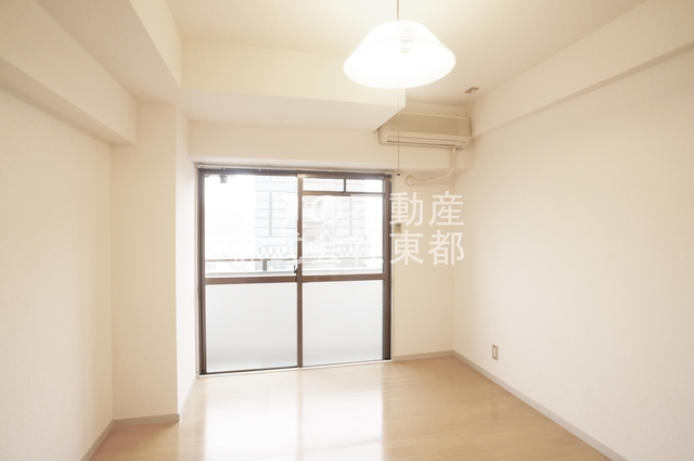 居室・リビング　南向きで日当たり良好なお部屋！暖かな日差しが入ります♪