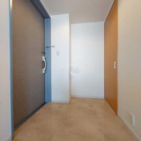 玄関　ルネ新宿御苑タワー