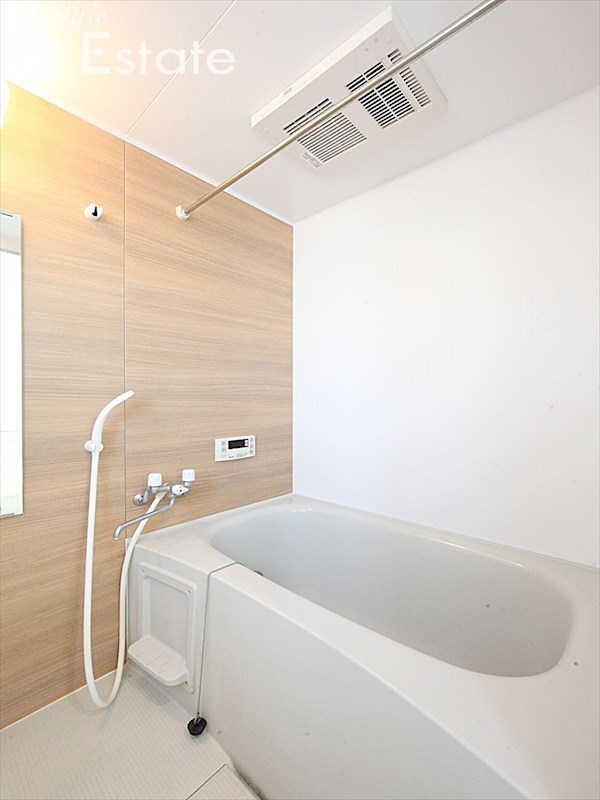 バス・シャワールーム　バスルーム