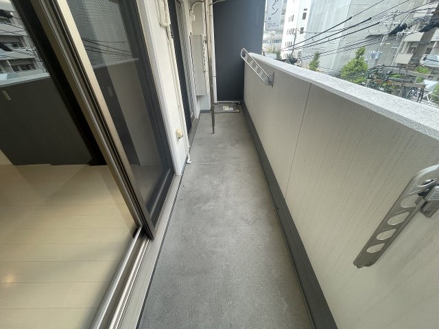 バルコニー　お洗濯にも便利なバルコニー付き
