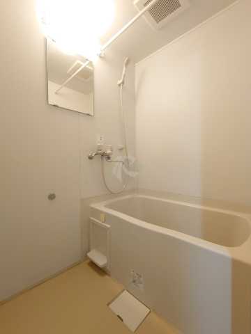 バス・シャワールーム　室内見学承ります。当店掲載物件以外もまとめてお問合頂けます。